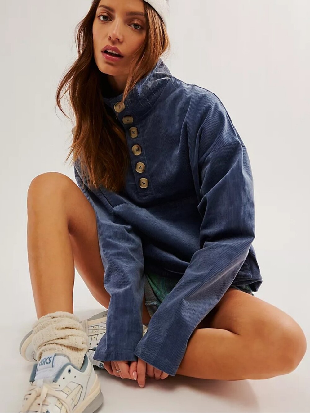 Free People Falling Forward Knitted Buttoned Turtleneck in Navy • Small